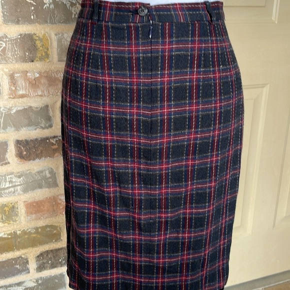Vintage Liz Claiborne Plaid Wool Pencil Skirt Preppy Charcoal Red Blue Size 8P - Picture 4 of 11